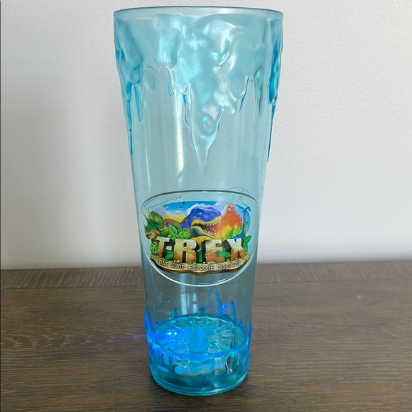 T-Rex Cafe Light Up Cup - Picture 1 of 6
